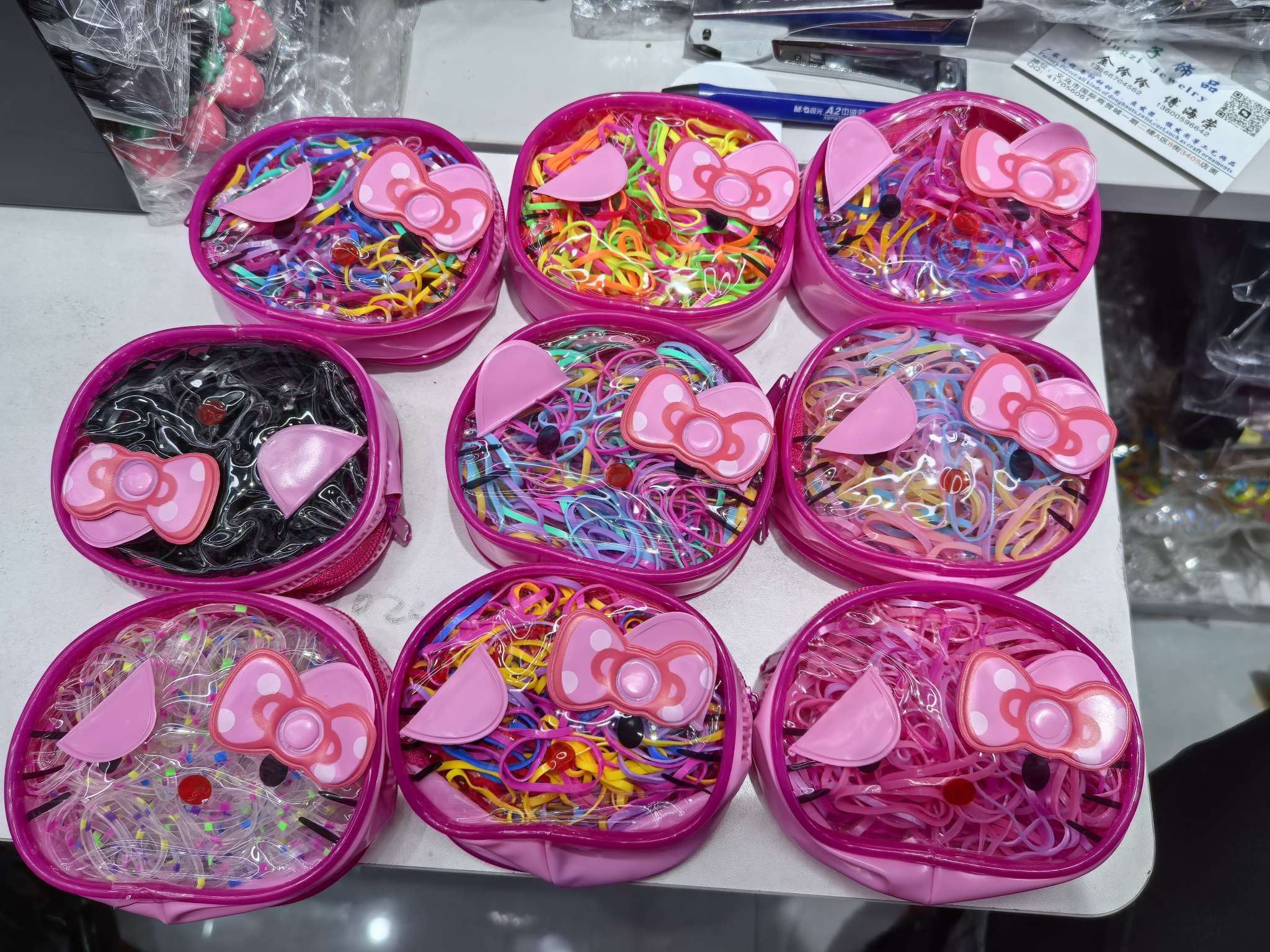 彩色高弹耐用儿童一次皮筋女扎头发儿童发圈不伤发扎头发皮筋，款式很多，颜色很多头绳