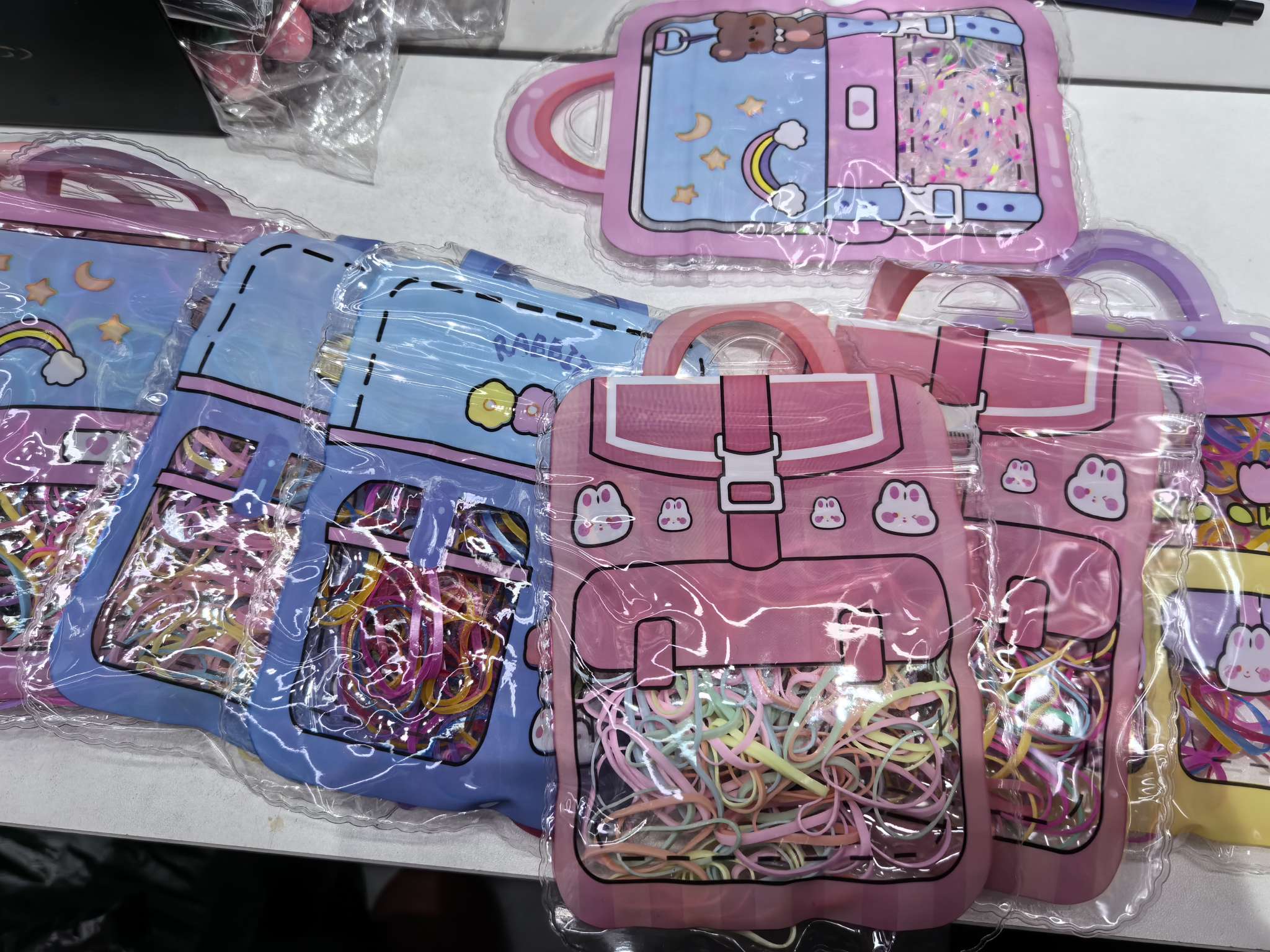 彩色高弹耐用儿童一次皮筋女扎头发儿童发圈不伤发扎头发皮筋，款式很多，颜色很多头绳详情图2