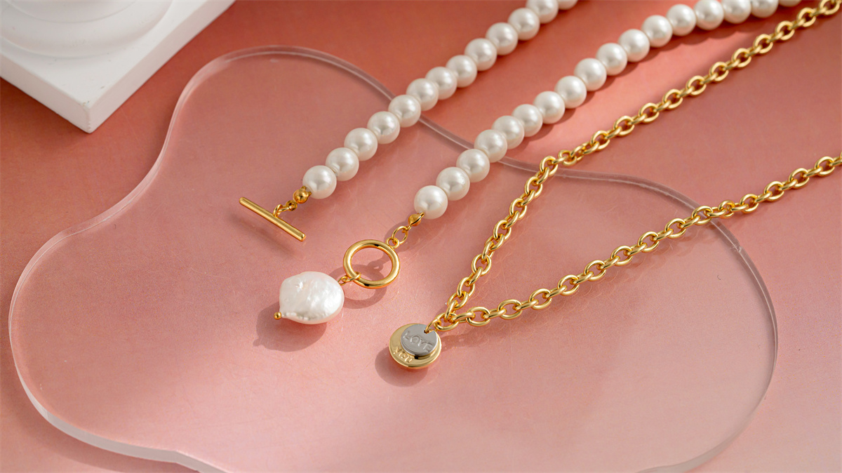 Sweet and elegant pearl necklace, simple and individual round pendant two-piece necklace pic 1