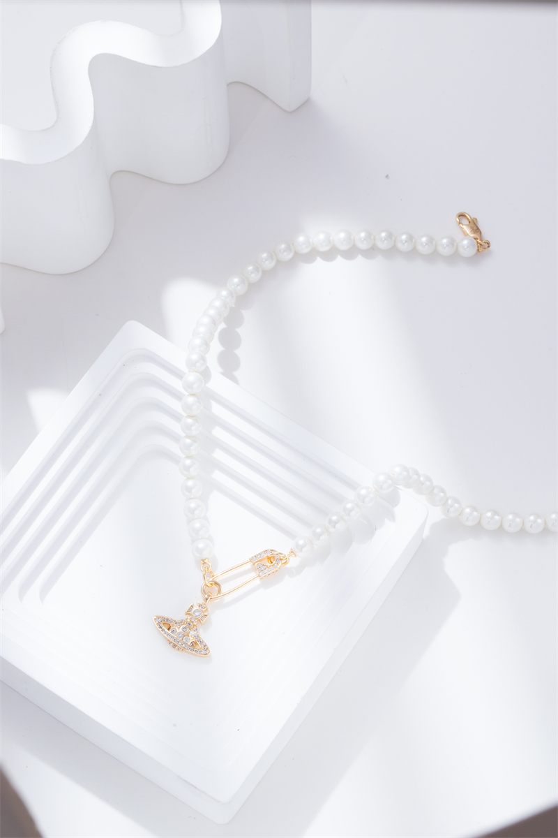 The Western Empress Fashion pin Saturn pendant pearl light luxury and versatile high-end necklace pic 8