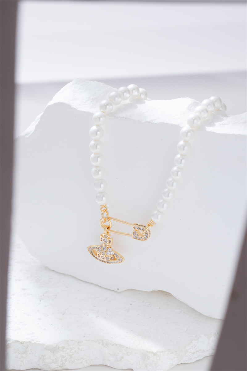The Western Empress Fashion pin Saturn pendant pearl light luxury and versatile high-end necklace pic 6