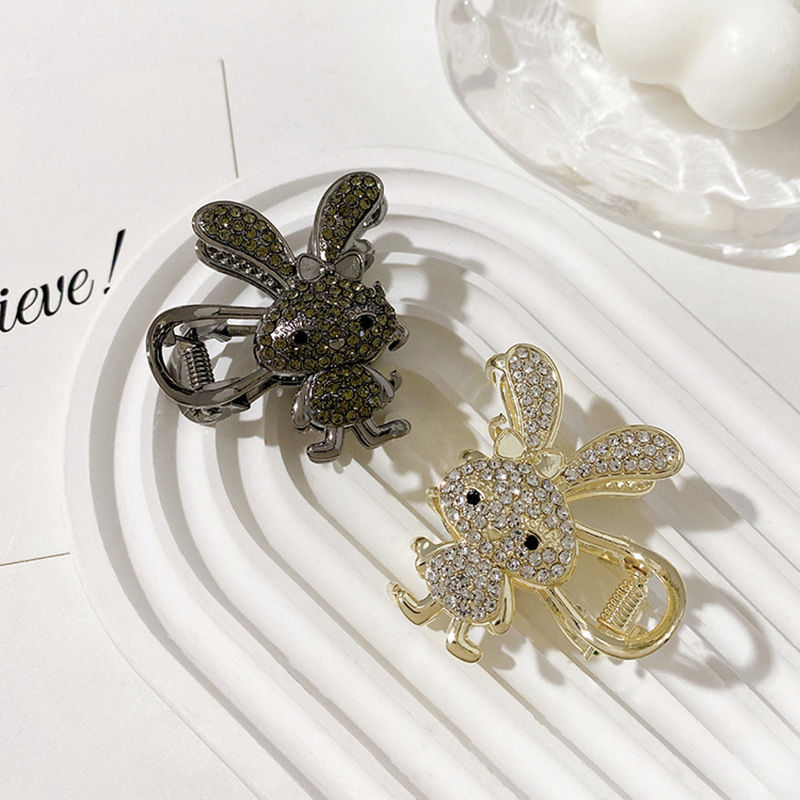 Retro bear, exquisite and stylish hair clip, elegant sparkling diamond scratch-off clip, fashionable little chanel-style scratch-off clip, sweet, versatile and cute detail image 3