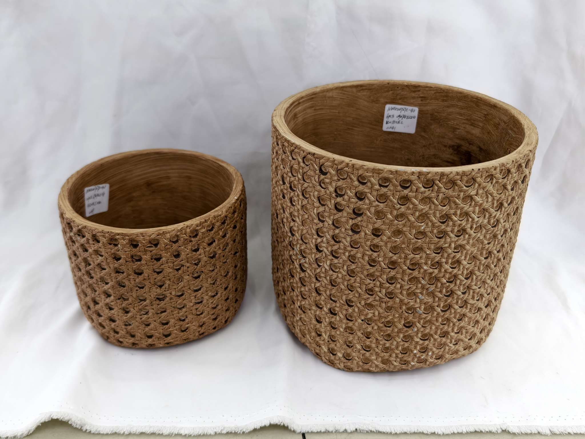 Pet and gardening special woven plastic flowerpots, red clay small flowerpots, design simulation plastic flowerpots, indoor decorative flowerpot containers, suitable for all kinds of plants