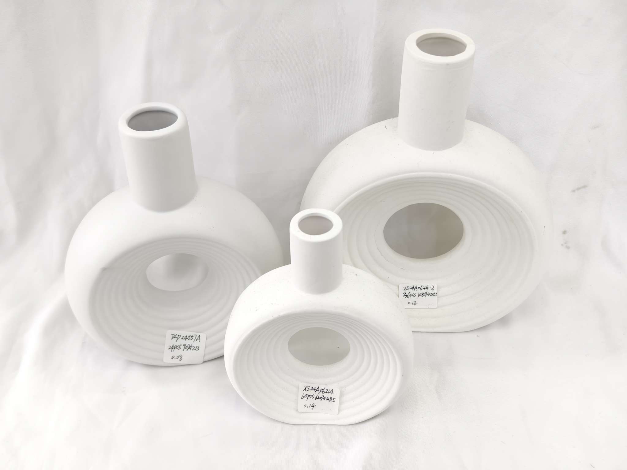 Pet and gardening special red clay small flowerpots are suitable for indoor and outdoor woven flowerpots, plastic simulation flowerpots, durable and environmentally friendly vases, lightweight and portable plant potted plants Application Scenario