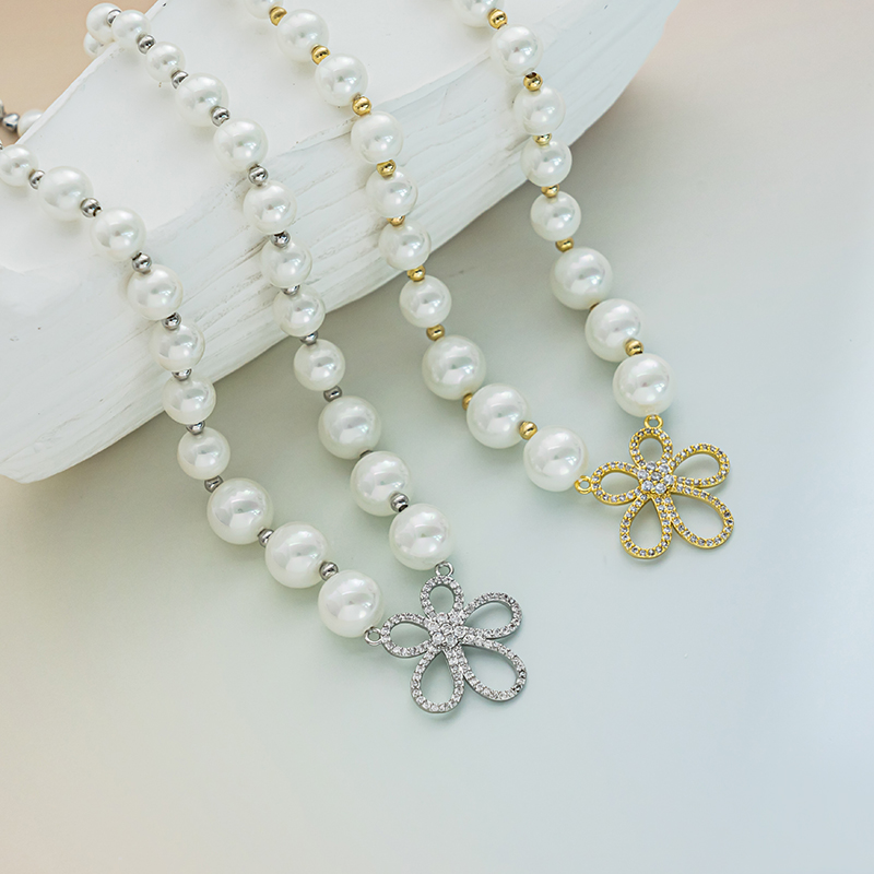 A high-end and niche necklace made of zirconium five-petal flower pearls Item Picture