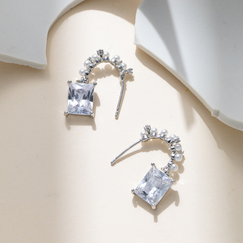 Light luxury and simple square super flash zircon, niche design, high-end pearl stud earrings pic 6