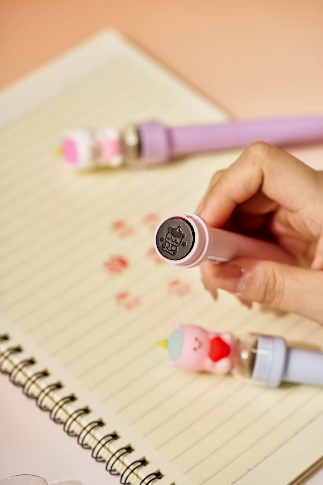 Fandouka stationery Creative and cute cartoon head unichorned horse seal pressure-relieving gel pen smooth and easy to write. Factory wholesale creative stationery gel pen details Picture