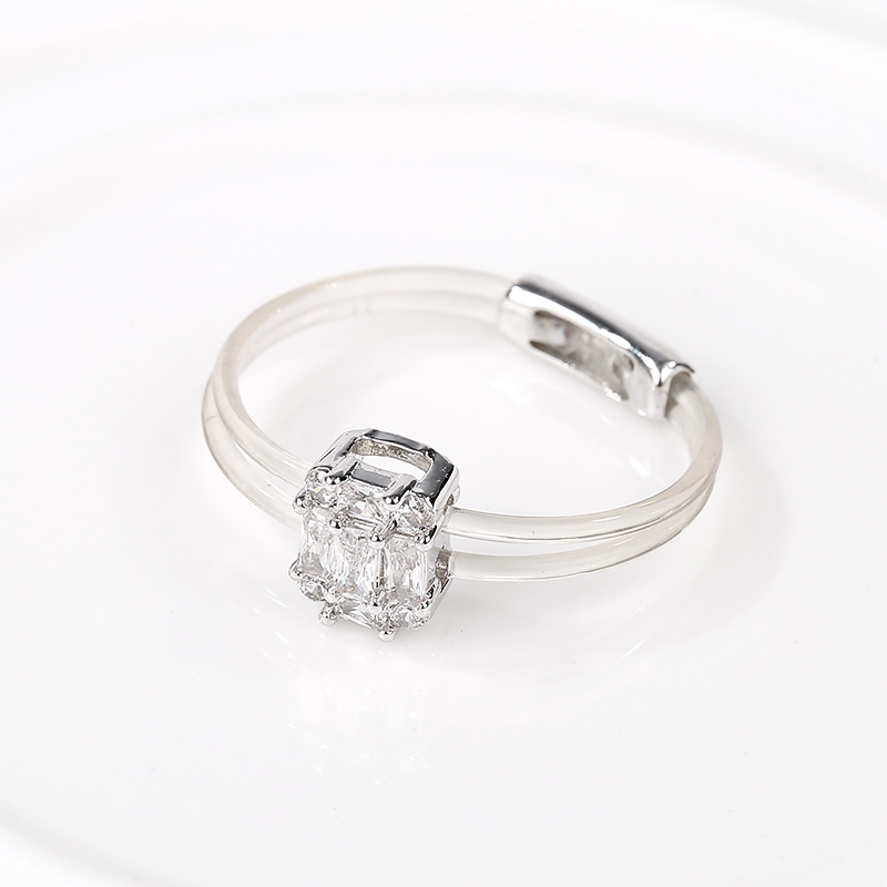 2025新款夏季热销可爱甜美时尚精致女式戒指时尚透明线隐形透明绳方形闪亮锆石戒指女士戒指节日生日珠宝礼物