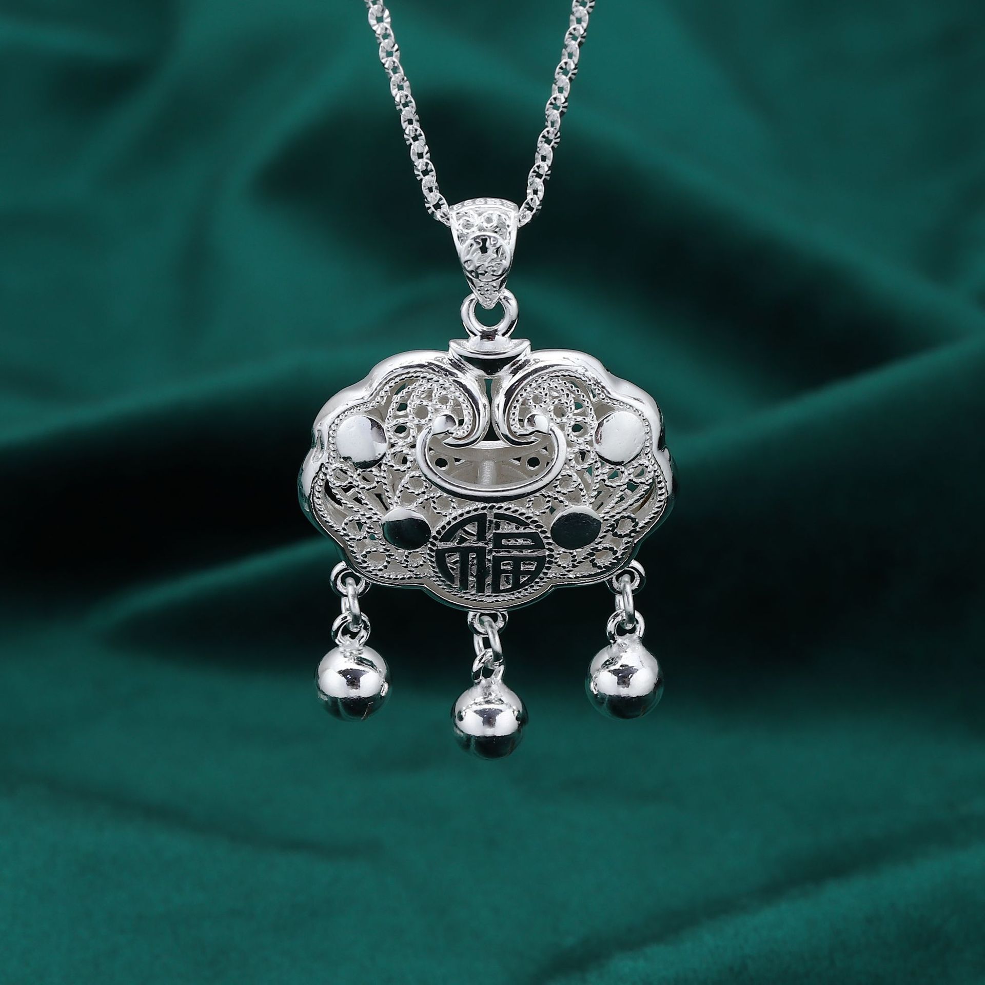 S999 pure silver "Fu" character filigold longevity lock, baby and children's pure silver hollowed-out silver lock, safety lock, adult silver jewelry fortune lock details Picture