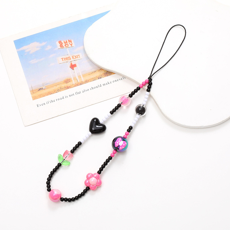 Hot-selling internet-famous beaded heart-shaped mobile phone chain, anti-loss and anti-drop phone case diy pearl pendant, short mobile phone detail image 15