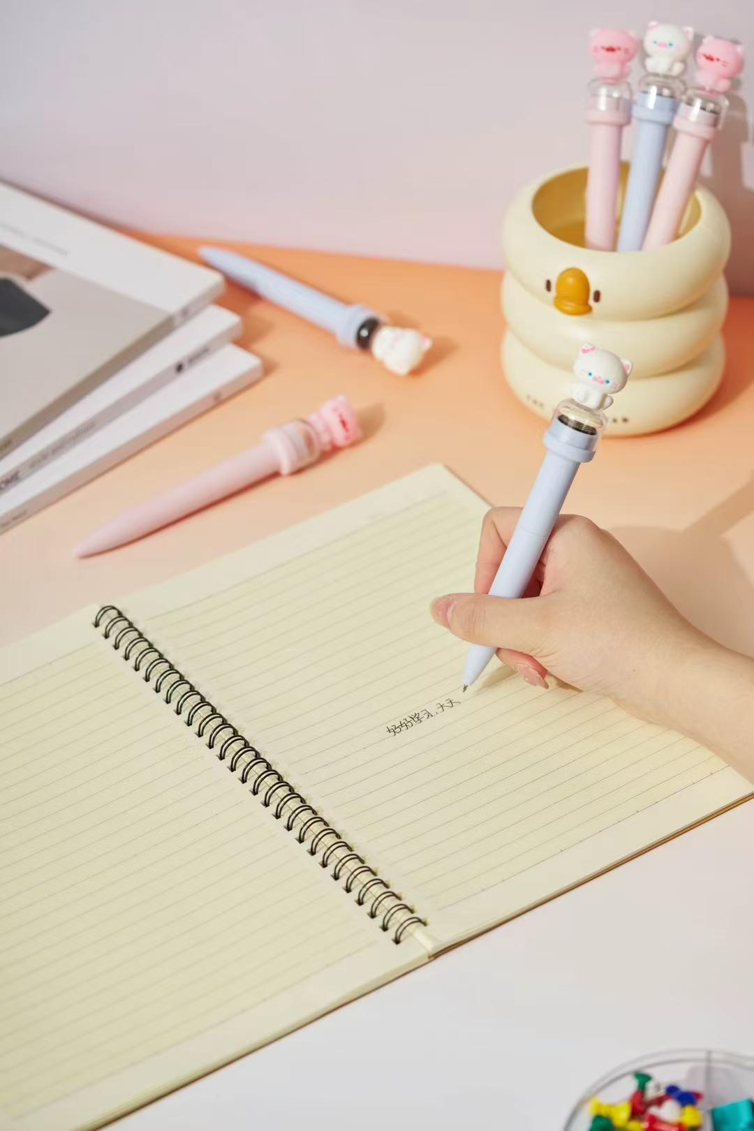 Fandouka stationery, creative and cute cartoon head, Maca Totoro cat seal gel pen, smooth and easy to write. Factory wholesale of creative stationery gel pens Application Scenario