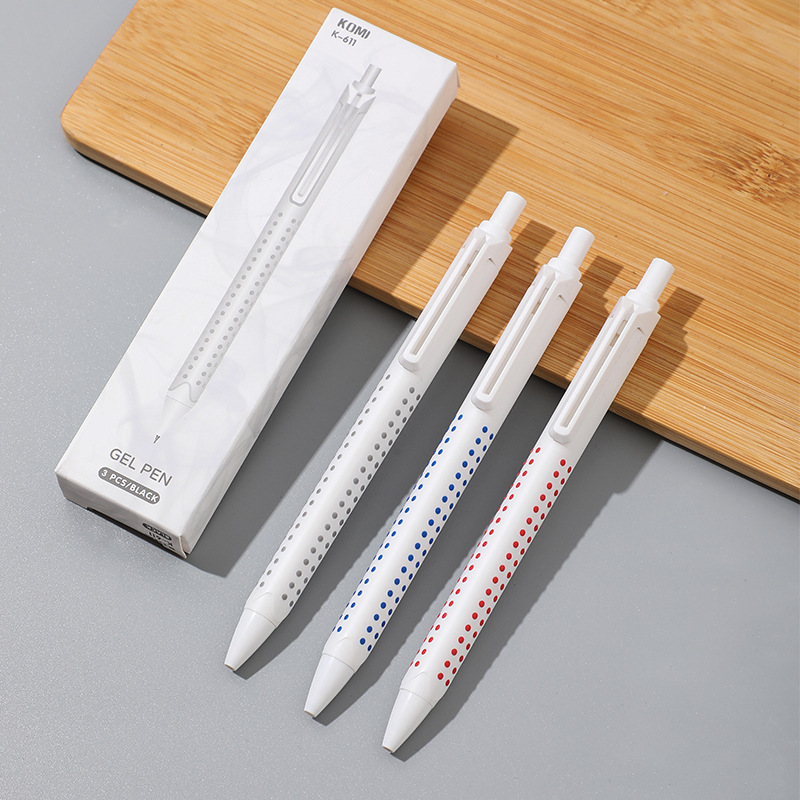 Neutral pen High-end simple star grip Triangle upright signature pen ST Head quick-drying signature pen Application Scenario