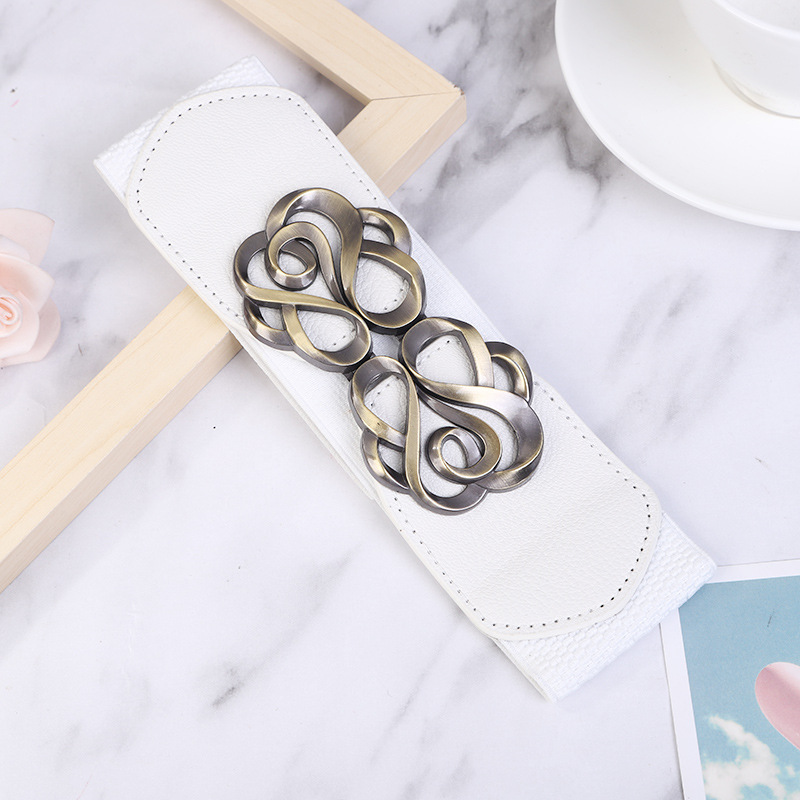 The elastic wide waist seal decorative belt for women is form-fitting and versatile. It pairs well with skirts, coats, and black corset outerwear Application Scenario