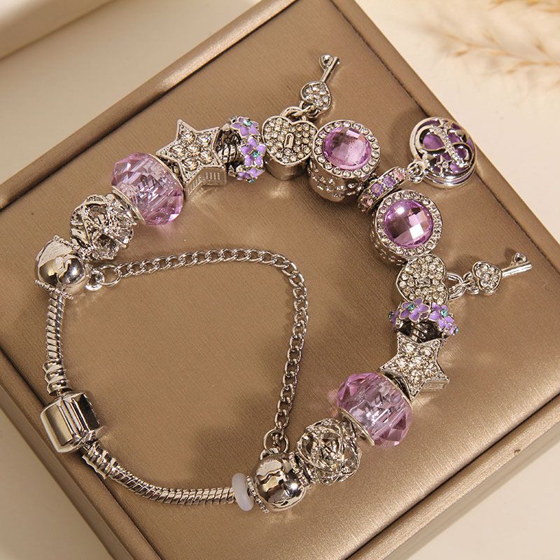 A purple bracelet in the style of the Pan family, featuring a niche design and a light luxury five-pointed star as a gift for best friends and sisters. Accessories detail image 3