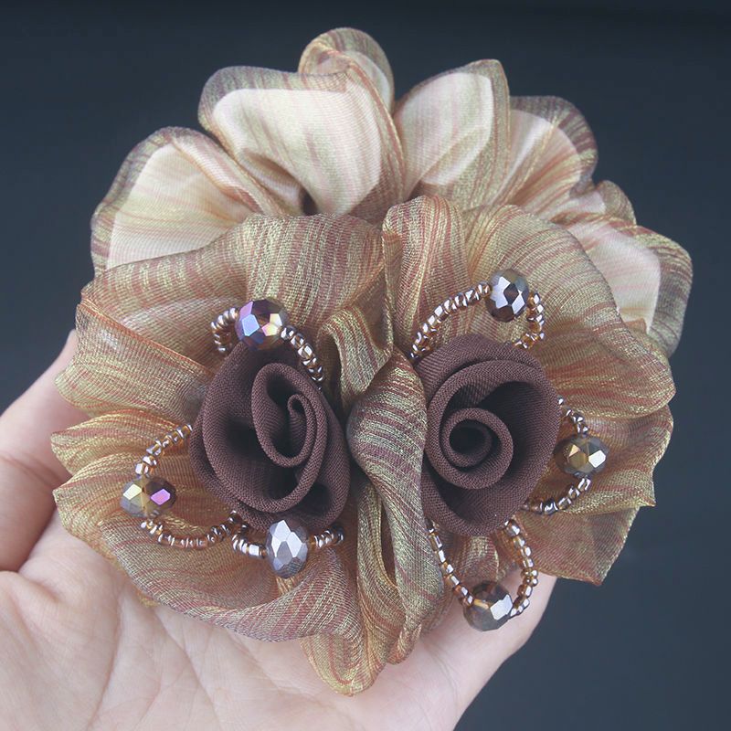 Exquisite ladies' hair accessories and headwear sets, high-end rhinestone hair nets, elegant and fashionable hair care accessories, unique designs Application Scenario