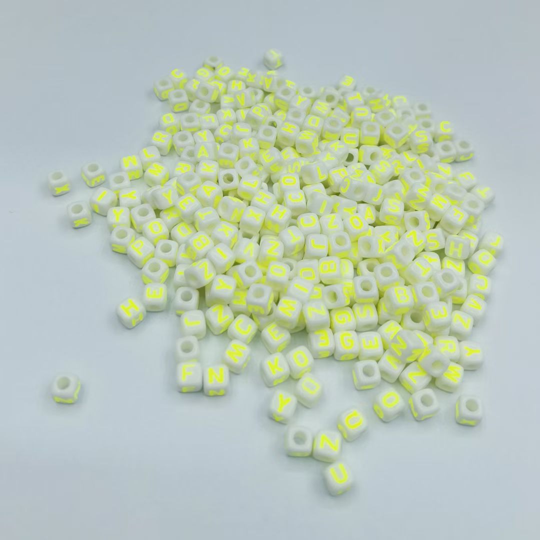 5㎜迷你小字母滴油效果 干净 颜色亮丽 材料环保 字母珠饰品配件 精美散珠串珠 珠子饰品制作材料 独特风格珠子散珠饰品详情图4