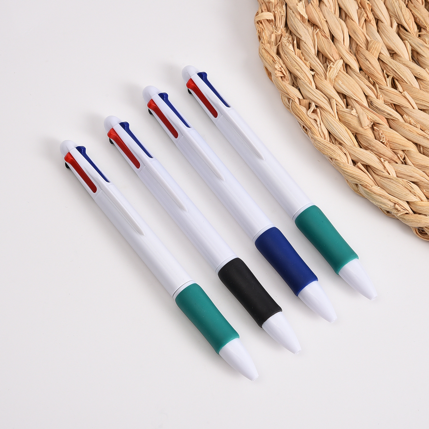 Ballpoint pen Multi-color ballpoint pen Four-color ballpoint pen Classic ballpoint pen details Picture