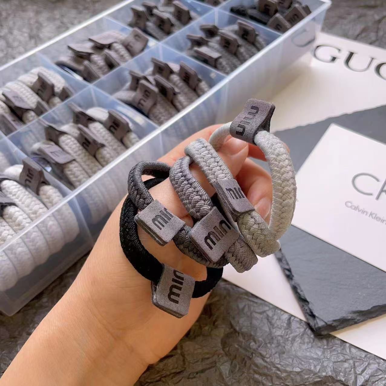 Korean-style wide rubber band commuting multi-purpose bracelet, simple style, strong pull, no age limit, style with a rubber band tied at the head Item Picture