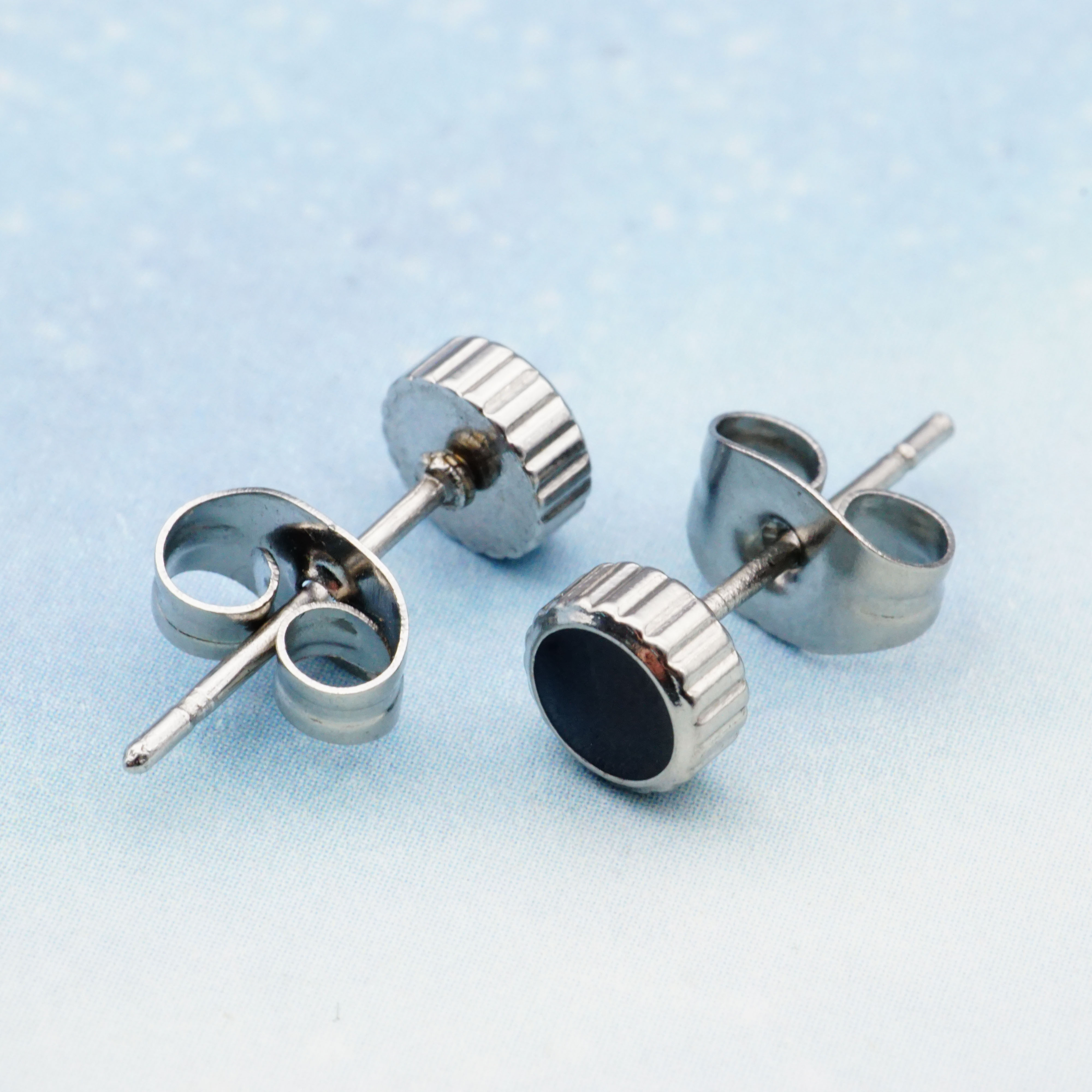 Trendy accessories, fashionable foreign trade bestsellers, stainless steel gear-shaped black oil stud earrings, steel color ES029 Item Picture