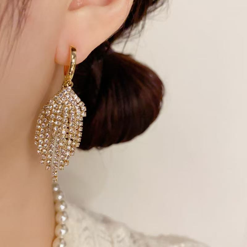 Light luxury full-diamond long tassel earrings, elegant and high-end, party dress style, exaggerated and unique stud earrings, for women details Picture