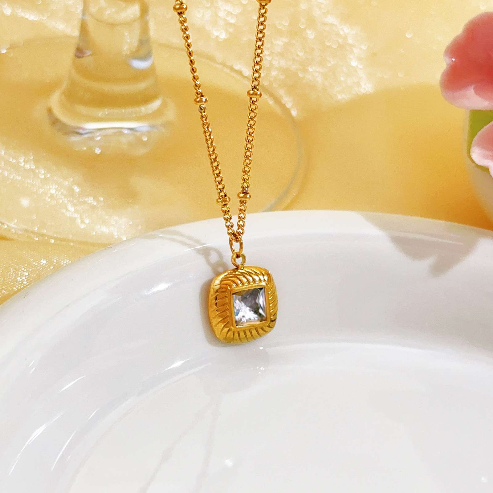 Exquisite accessories, elegant ladies' necklaces, short collarbone chains, fashionable and trendy accessories, light luxury and elegant jewelry, Mengfeini xl010 Specification image