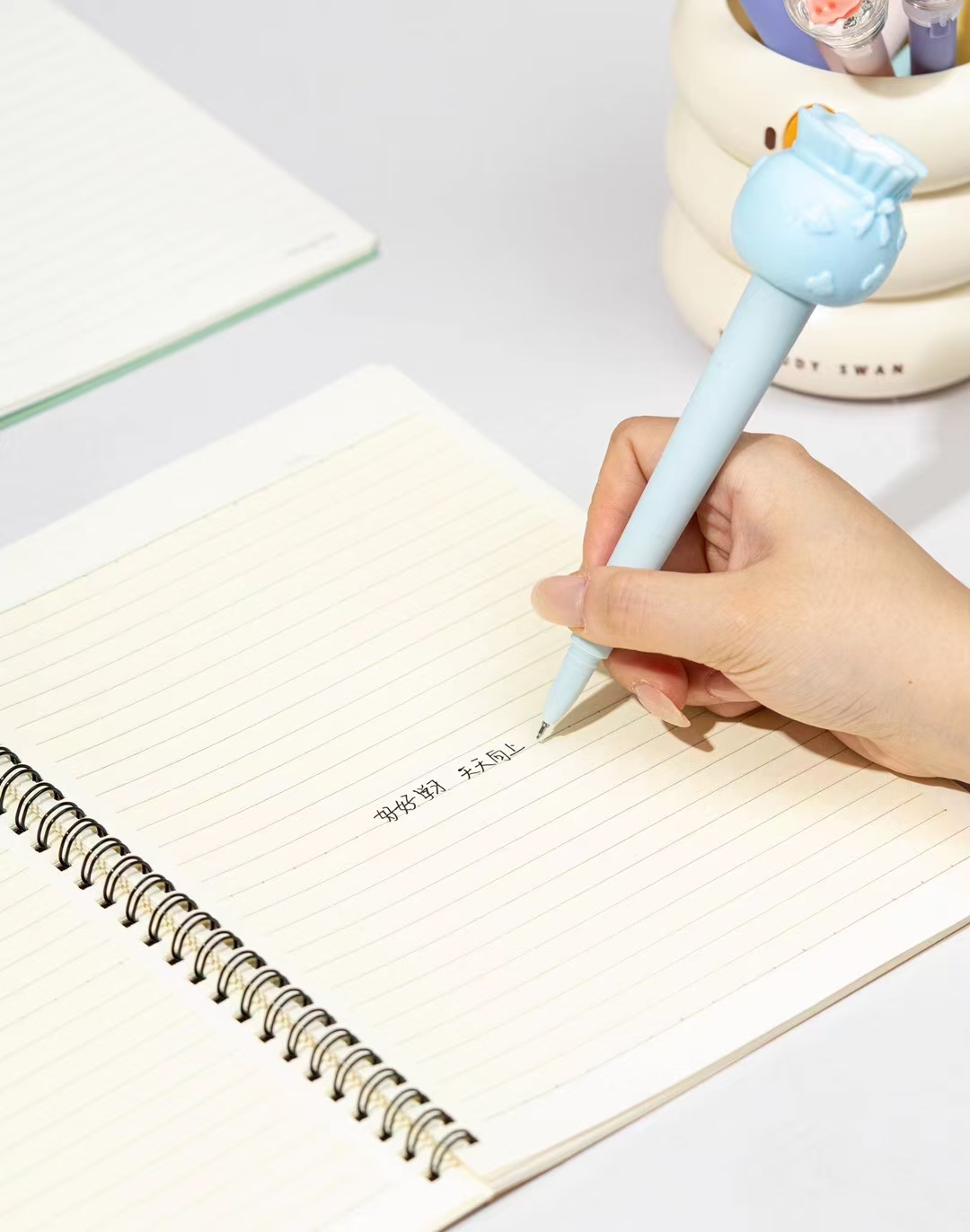 Fandouka Stationery, creative and cute lucky bags, stress-relieving gel pens, smooth and easy to write. Factory wholesale of creative stationery gel pens Item Picture