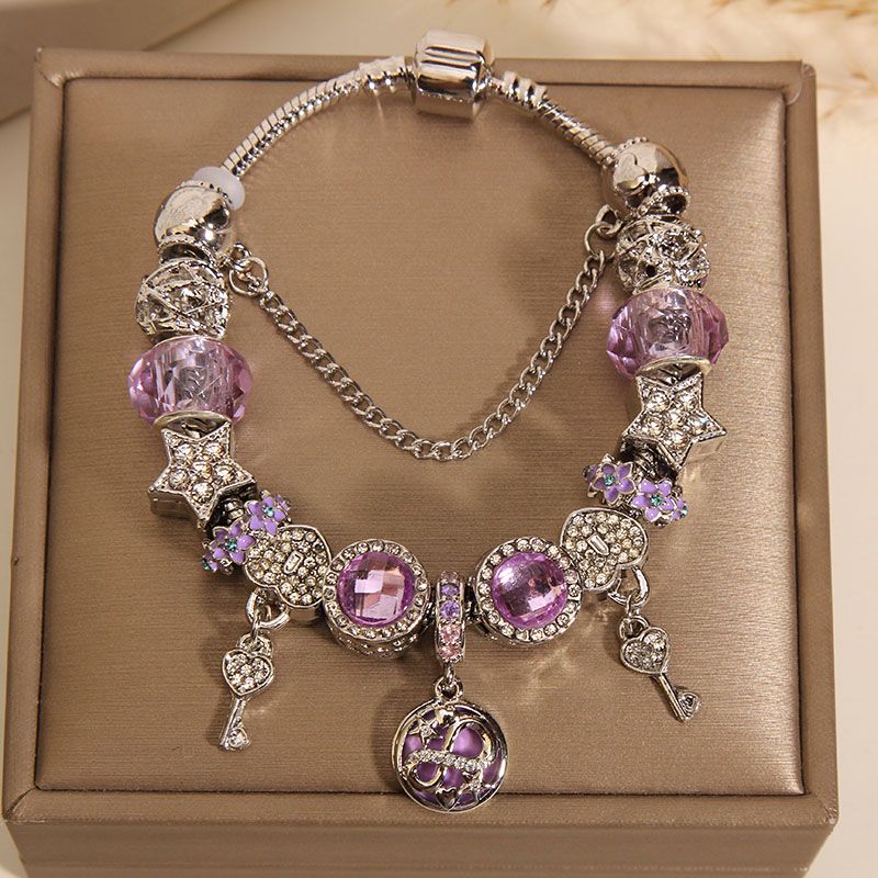 A purple bracelet in the style of the Pan family, featuring a niche design and a light luxury five-pointed star as a gift for best friends and sisters. Accessories detail image 10