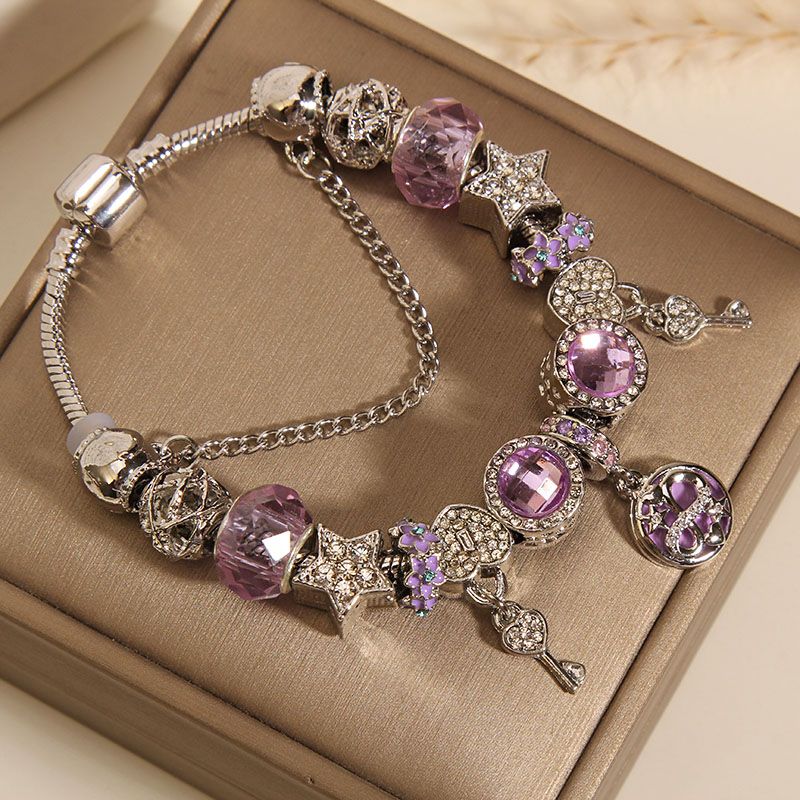 A purple bracelet in the style of the Pan family, featuring a niche design and a light luxury five-pointed star as a gift for best friends and sisters. Accessories Item Picture