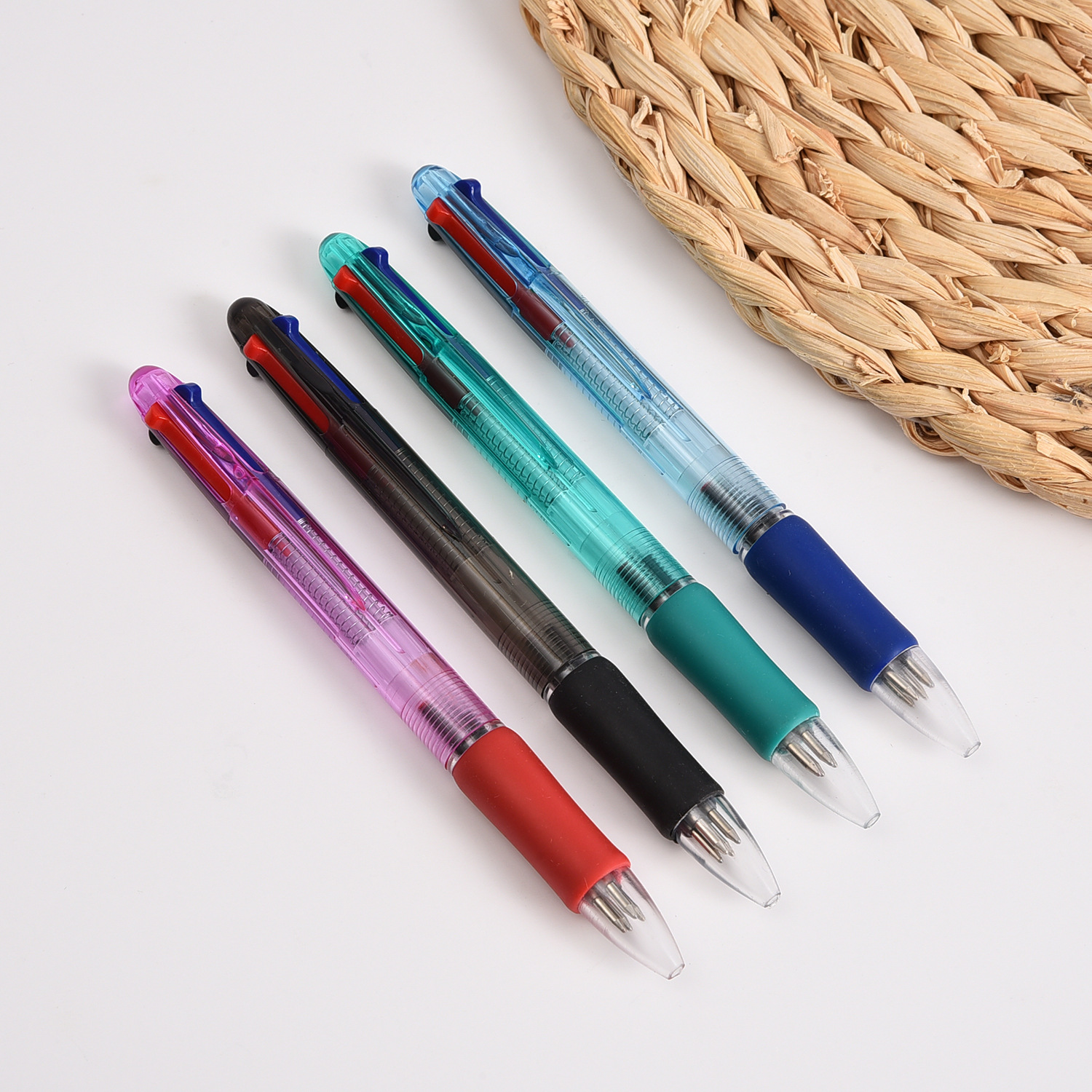 Ballpoint pen Multi-color ballpoint pen Four-color ballpoint pen Classic ballpoint pen Specification drawing
