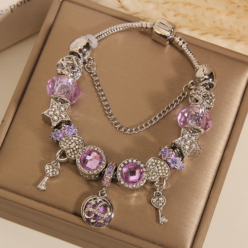 A purple bracelet in the style of the Pan family, featuring a niche design and a light luxury five-pointed star as a gift for best friends and sisters. Accessories Application Scenario