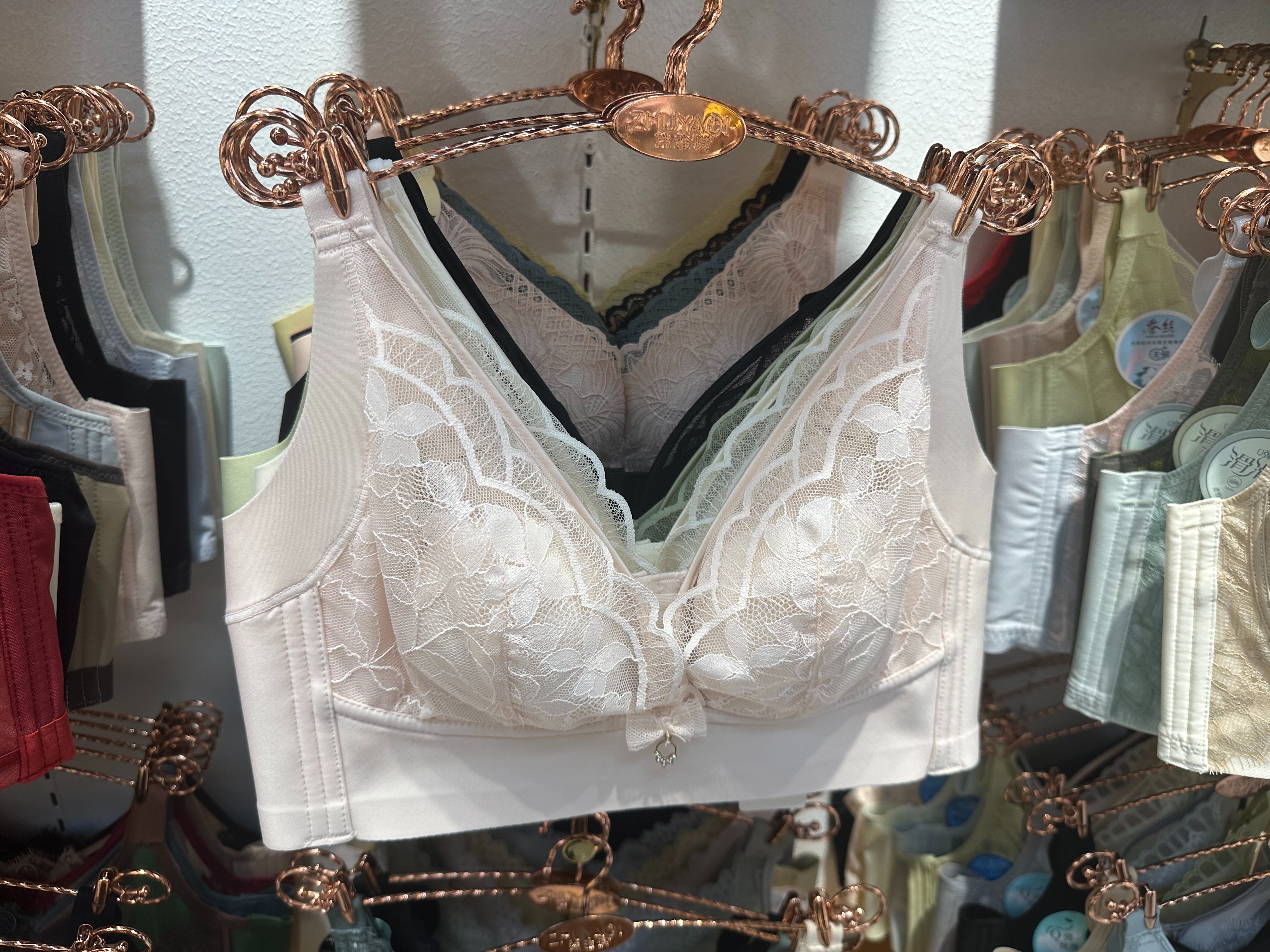 2025新款时尚蕾丝文胸棉内里亲肤舒适收副乳大胸