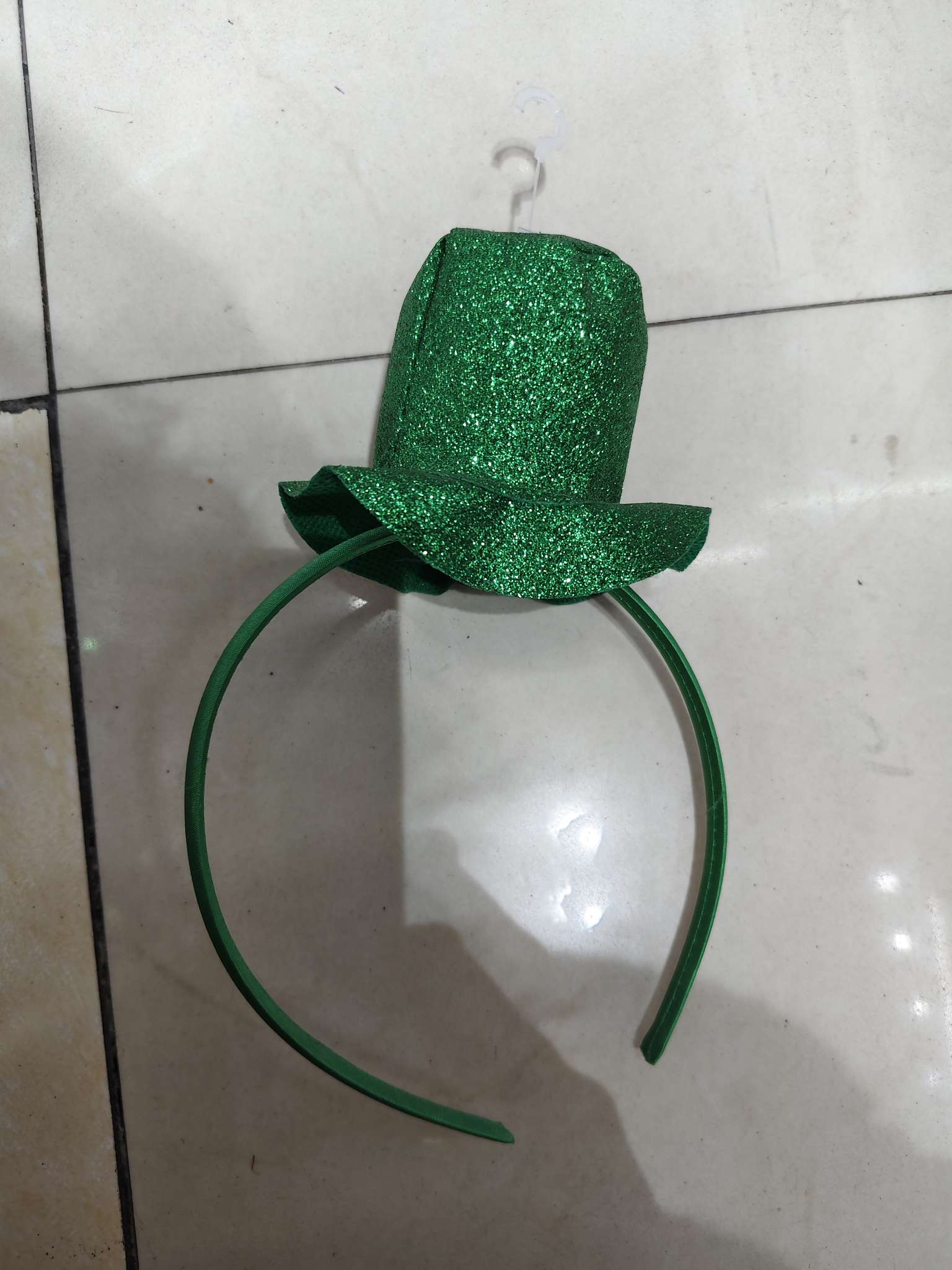  节日用品礼盒精选，亮亮细粉材质，里布复合无纺布，三叶草配饰，