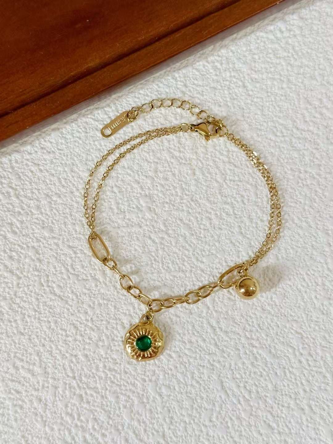 钛钢高保色手链 水晶手链女款饰品 高档水晶手串 时尚手饰 精美手链 闪耀水晶饰品饰品细节图