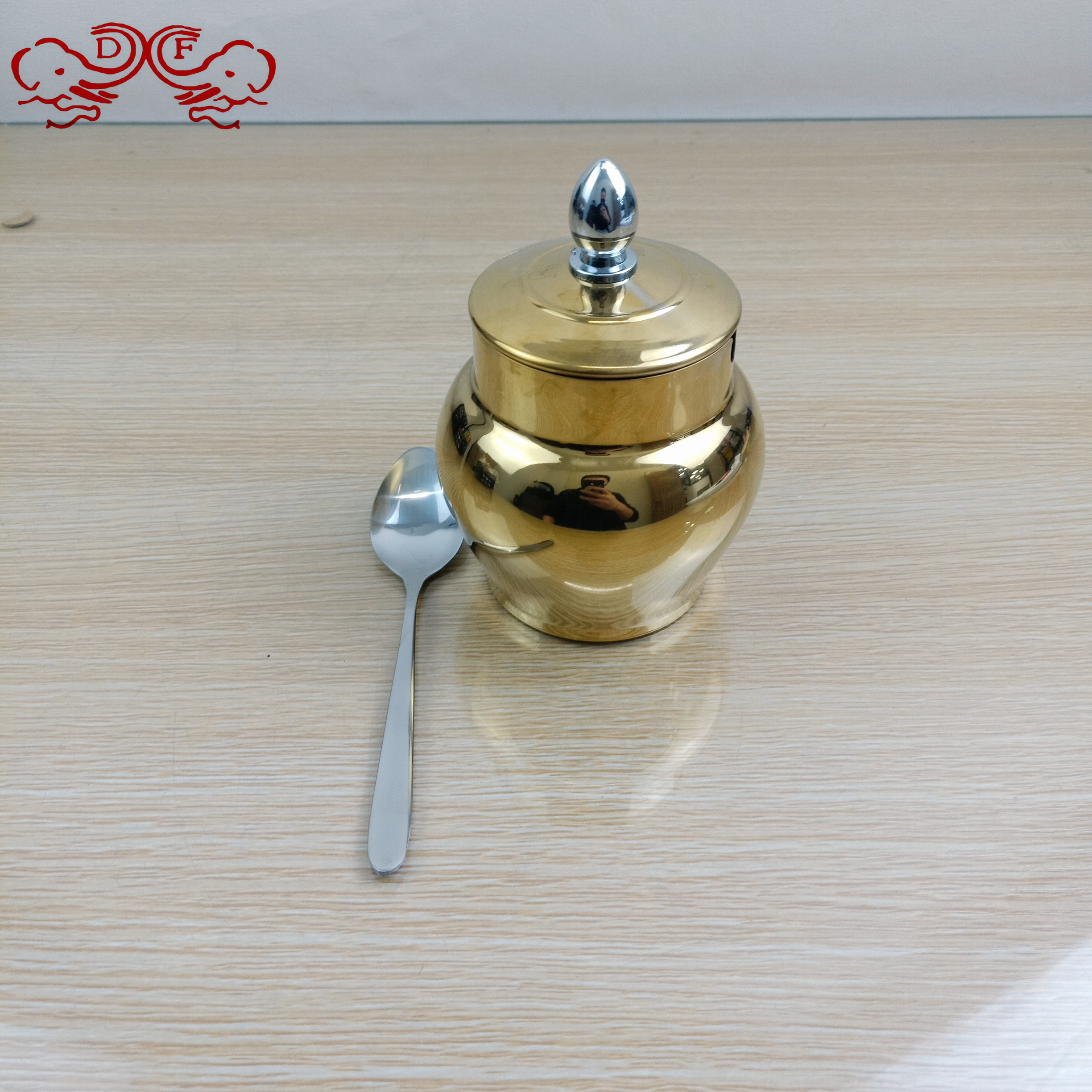 DF99918金色家用调料瓶厨房工具收纳盐糖味精罐调料罐DF TRADINGHOUSE 产品图