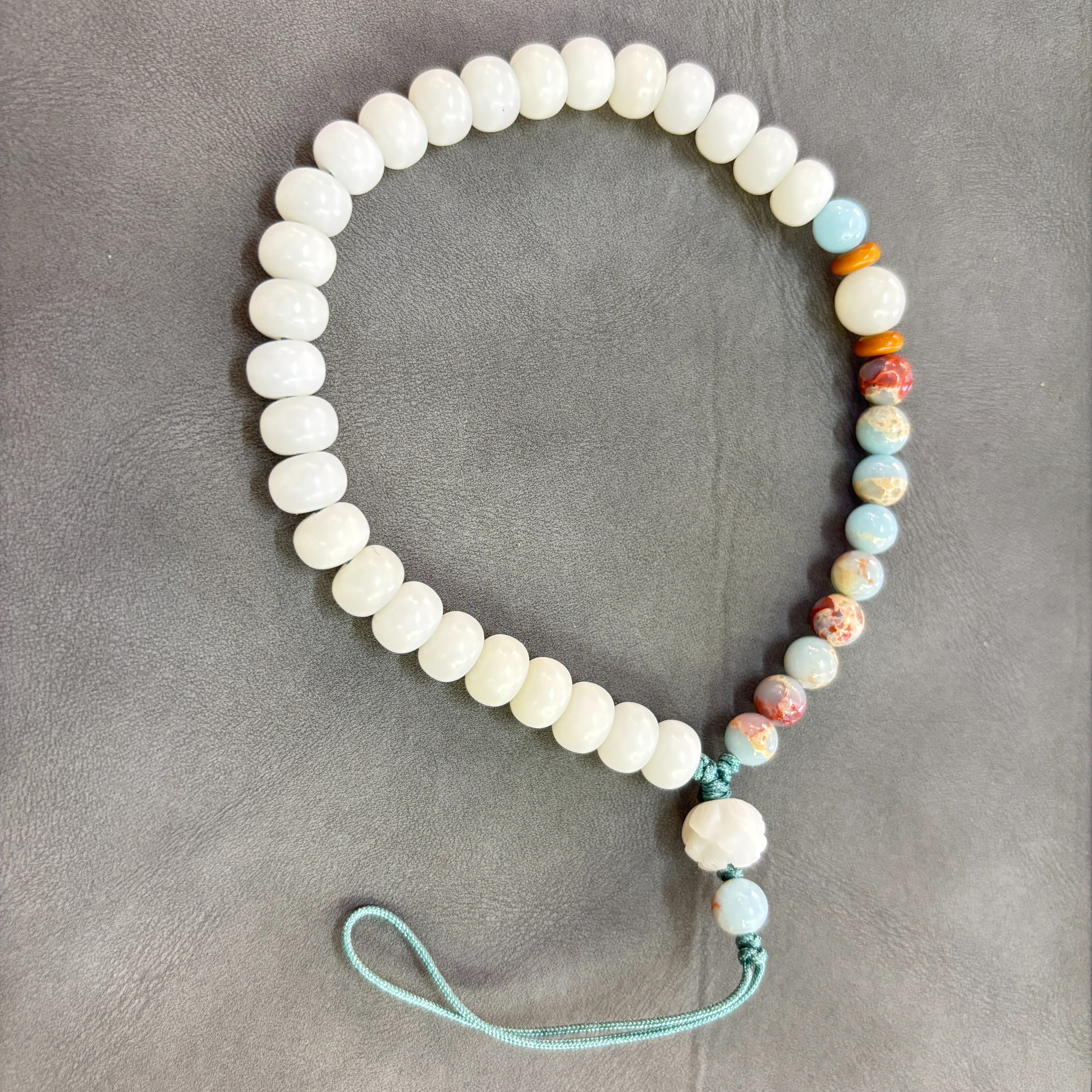 Chinese-style mobile phone chain for women, 2025 new Bodhi pendant, anti-loss lanyard, Shoushan stone pendant, wrist strap, short style details Picture