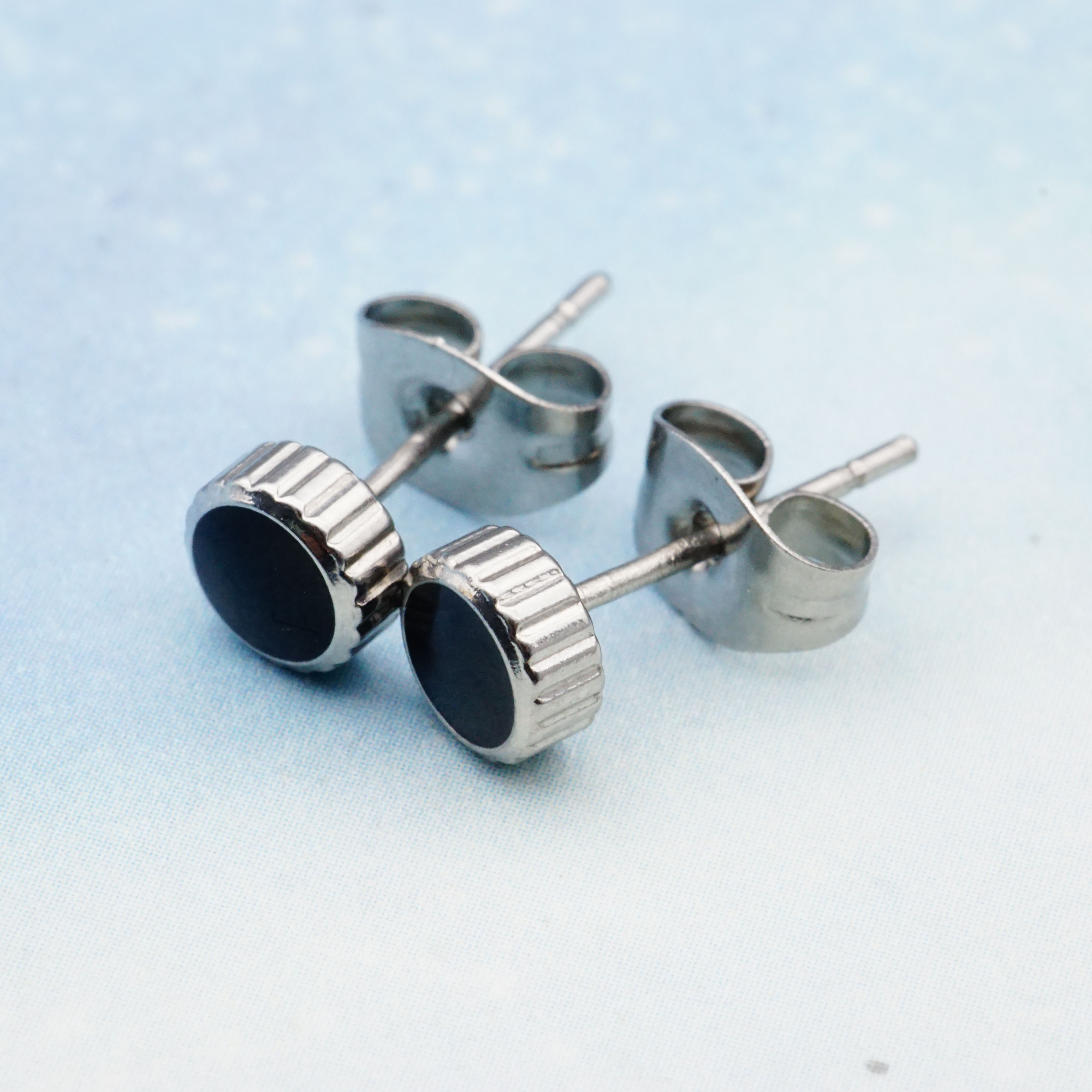 Trendy accessories, fashionable foreign trade bestsellers, stainless steel gear-shaped black oil stud earrings, steel color ES029 Specification image