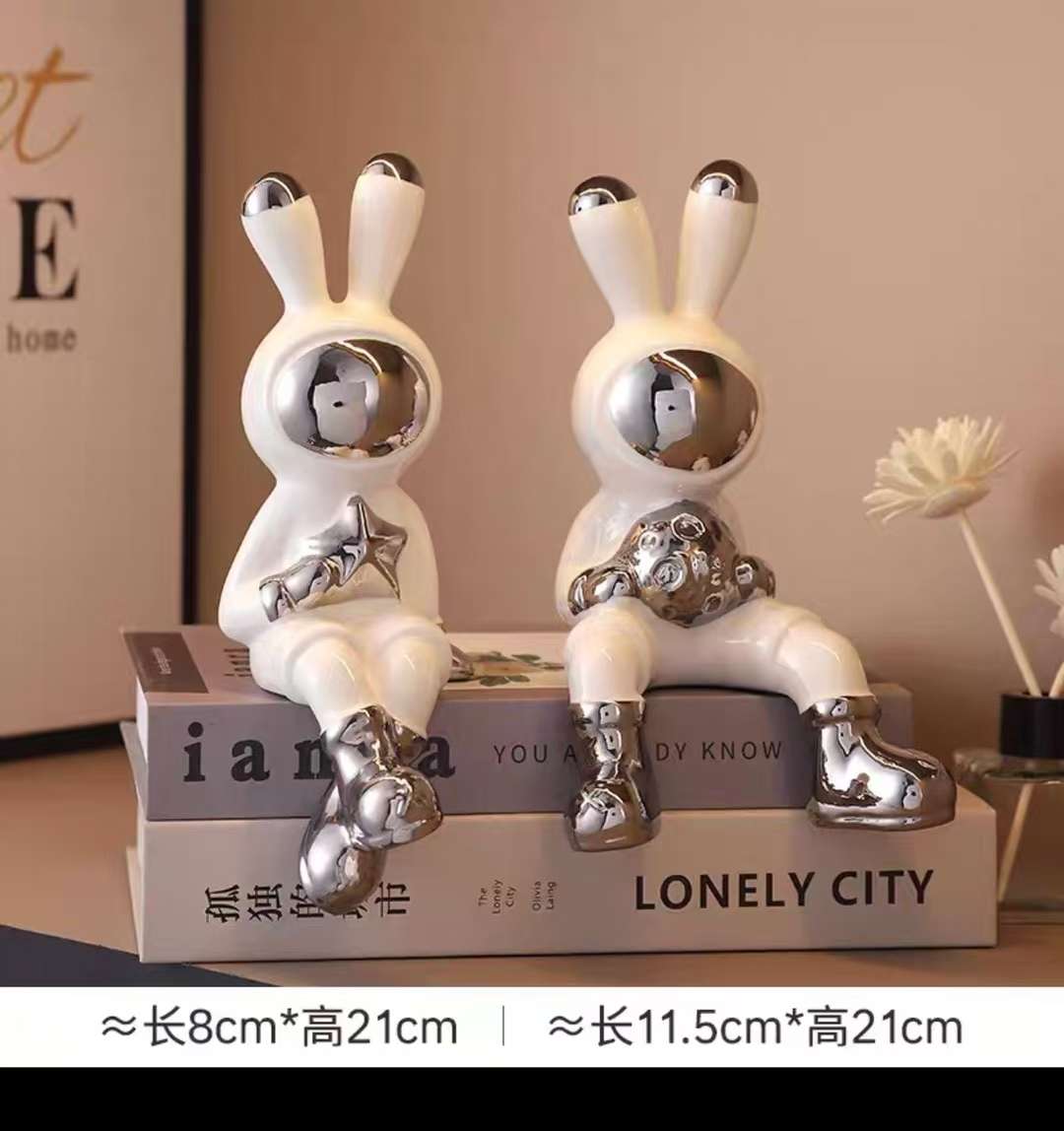 The Violent Bear daily-use ceramic series of handicrafts and gifts are carefully selected. They are exquisitely crafted with ceramic techniques and feature unique designs, making them suitable for collection and gifting Application Scenario