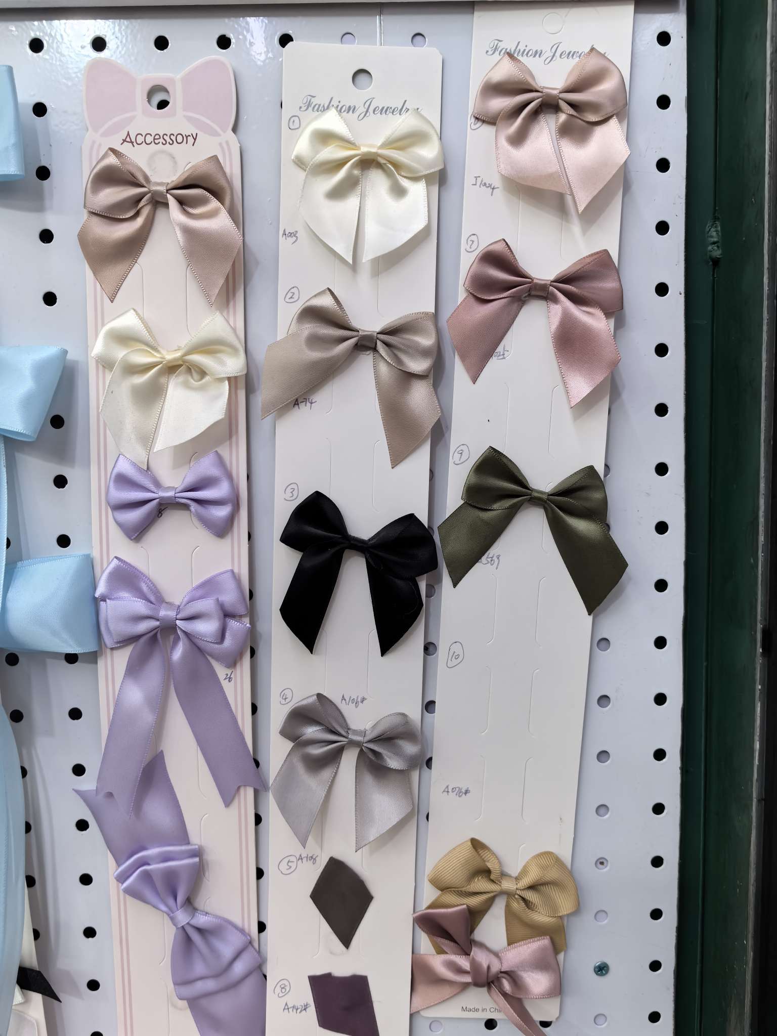 广西特色男士胸花 高档饰品衣饰 鞋饰品搭配 真人假发装饰 品质保证 时尚潮流