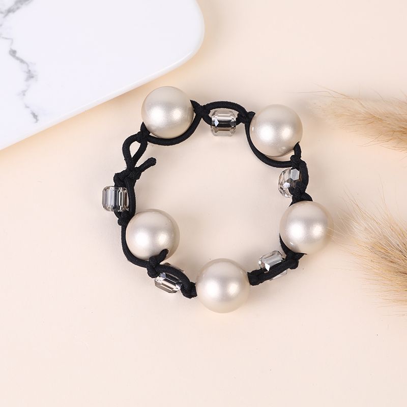 Pearl hair tie bracelet, dual-purpose hair accessory, Korean simple hair band, hair tie, black rubber band, tied in a ponytail, campus detail image 5