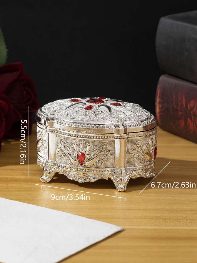 European-style creative retro jewelry box, high-end metal princess metal storage box Application Scenario