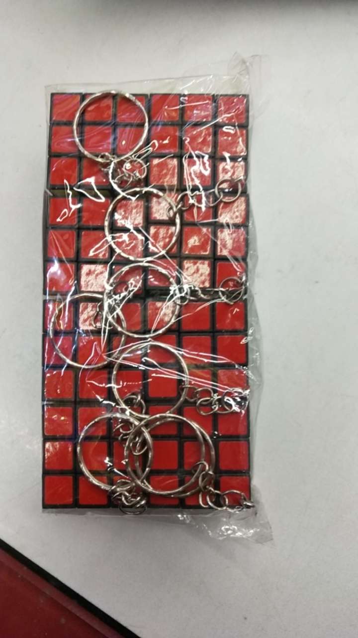 3*3带锁匙扣小魔方，希望小孩子玩的开心，