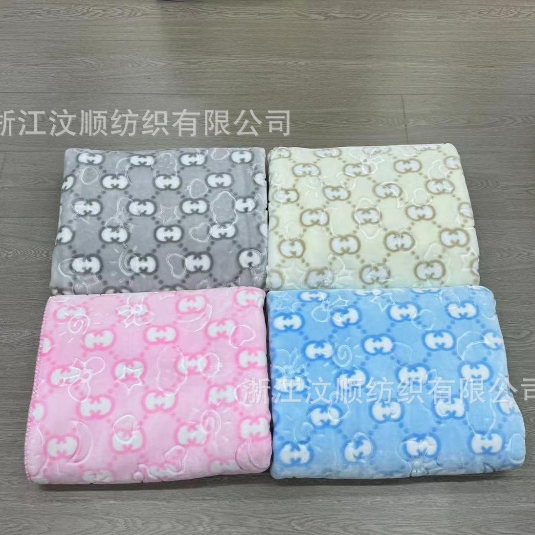 跨境批发童毯云毯纯色素色压花毛毯工厂家供应现货外贸1