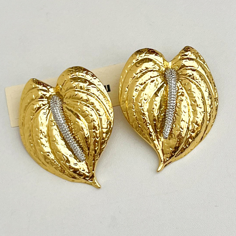 名皓饰品:夸张耳环 高级感饰品 独特耳饰 简约时尚耳环 精致耳饰详情图2