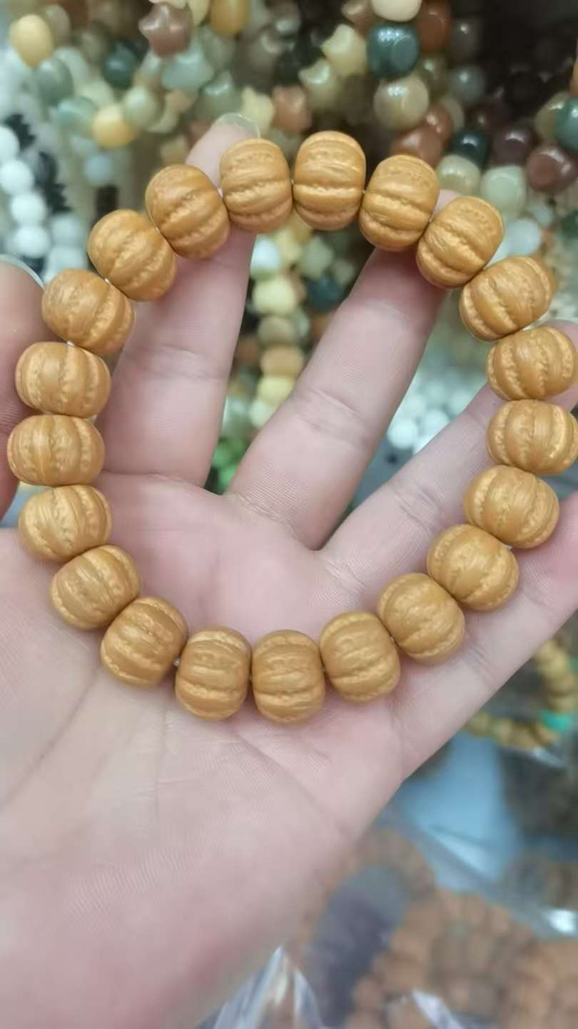 الرأس القرد، القواد details Picture