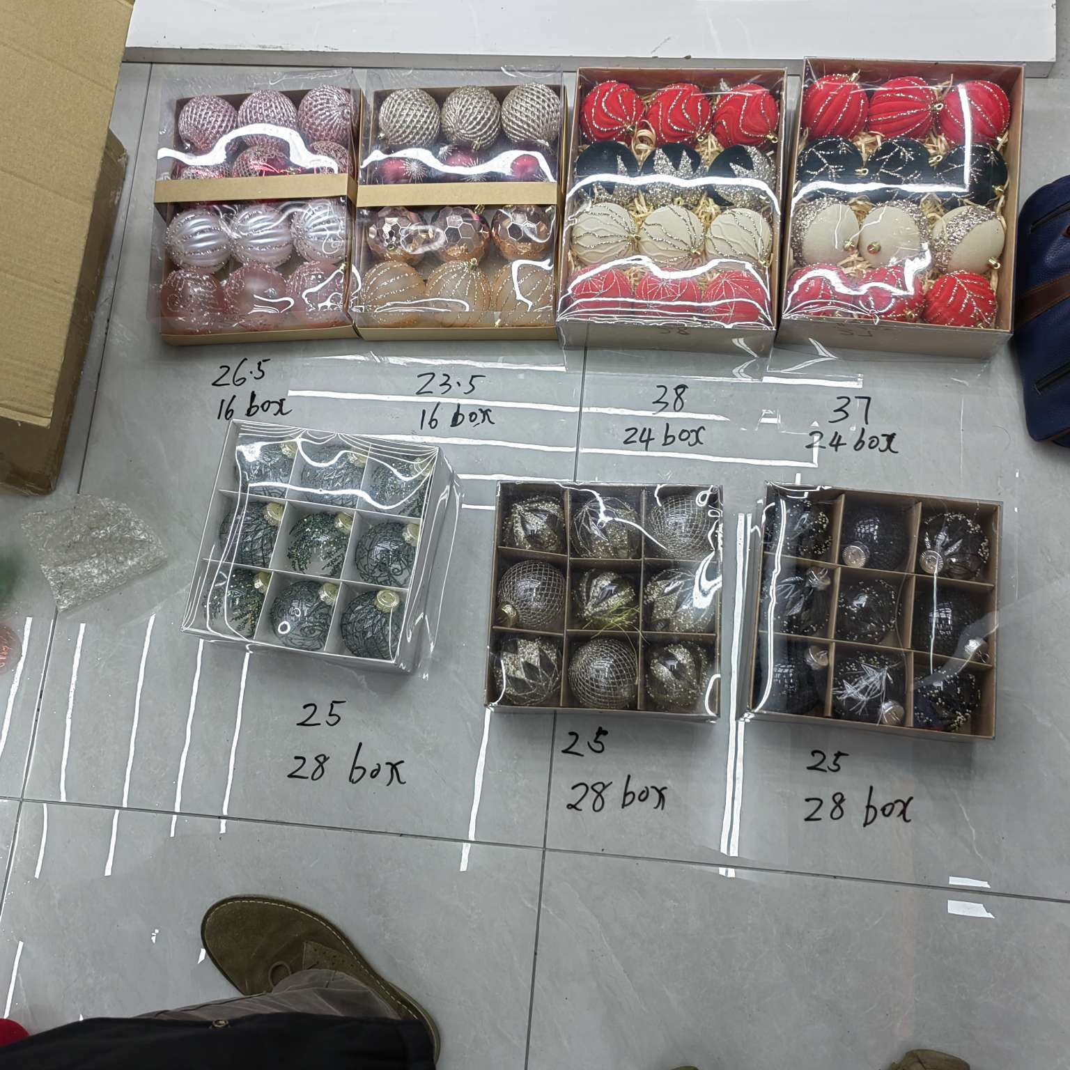 The 8-centimeter combination gift set comes in 12 pieces and can be matched with various colors and accessories Specification image