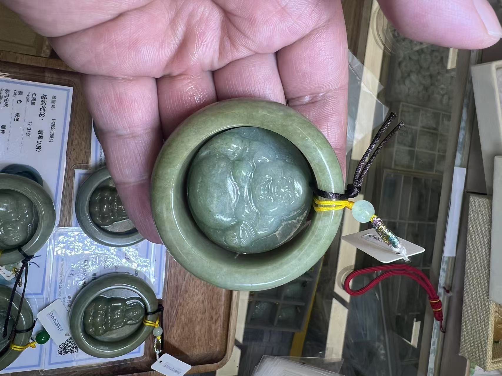 Jade pendant, large Guanyin Maitreya Buddha necklace jewelry, A-grade pendant, extra-large bracelet, with Buddha in your heart, wholesale and retail jewelry Application Scenario