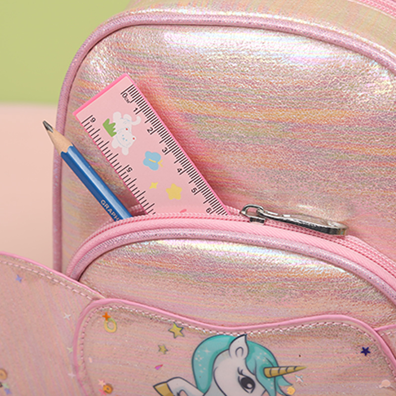 Big-tailed cat cartoon, fashionable, cute and fun, convenient backpack for girls to go out, children's bag, fashionable mini backpack for girls Application Scenario