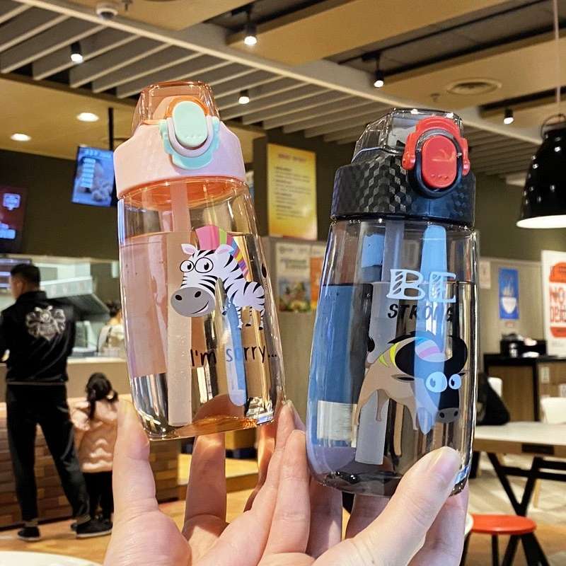 S150-TY-0877 Children's portable water bottle Kindergarten baby direct drinking pot high appearance level cartoon straw water bottle details Picture