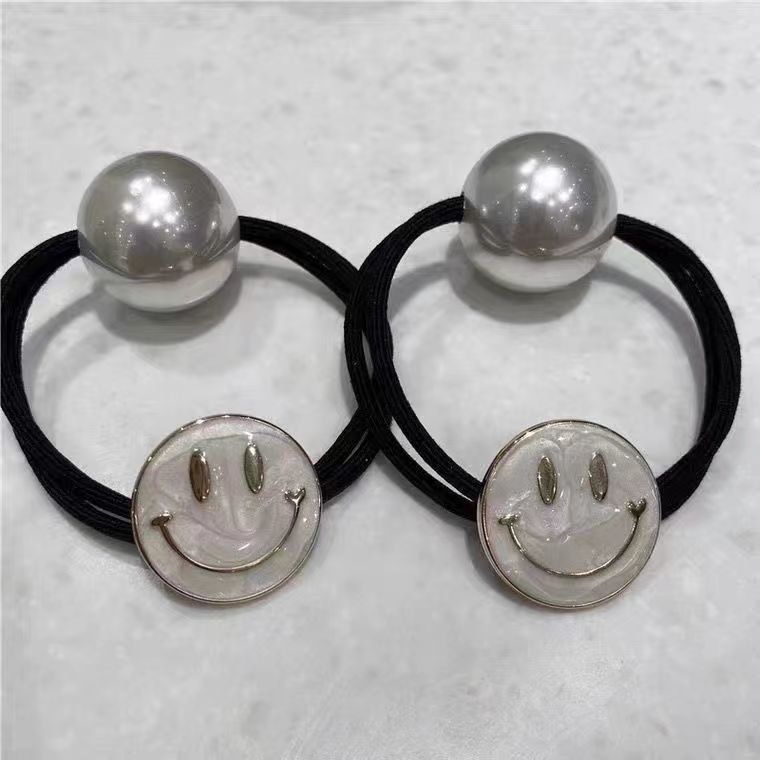 Simple and fashionable hair, shell smiling face, pearl hair tie, hair accessory, bun hair tie, hair accessory, leather band, hair band, Korean hair accessory, hair tie, wooden comb, thickened Tianyi accessory, grabber detail image 4