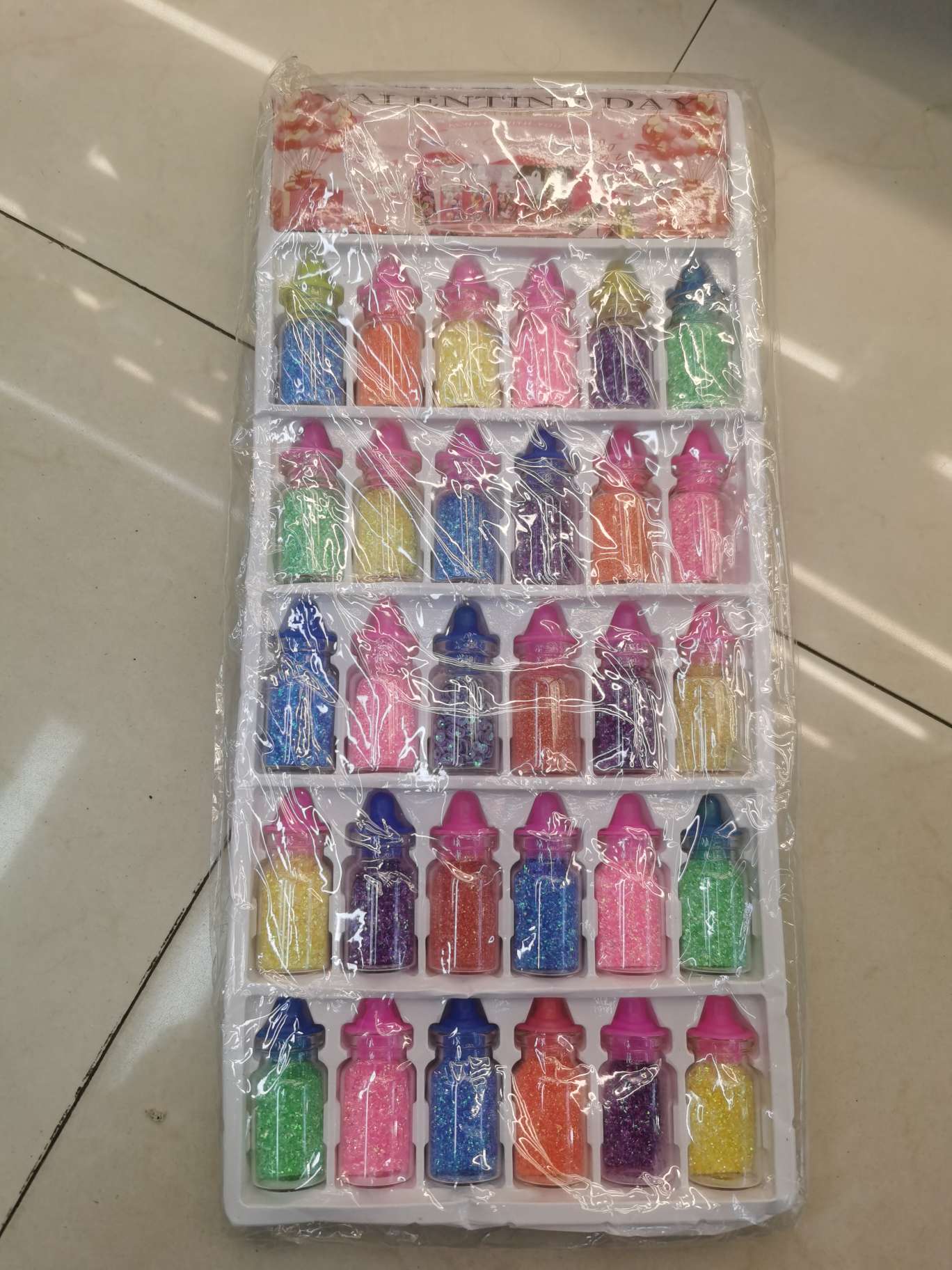 Premium gold powder bottle, brand-new packaging. Premium gold powder bottle, brand-new packaging. Premium gold powder bottle, brand-new packaging Application Scenario
